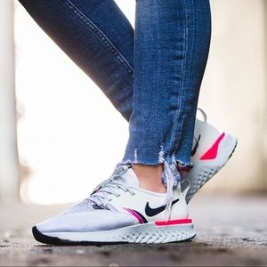 NEW w Box Nike Odyssey React Flyknit 2, Women’s 9